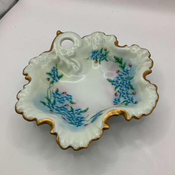 Rocaille Ceramic Floral Vintage Gold Trim Scalloped Edge Candy Trinket Dish - Picture 1 of 6